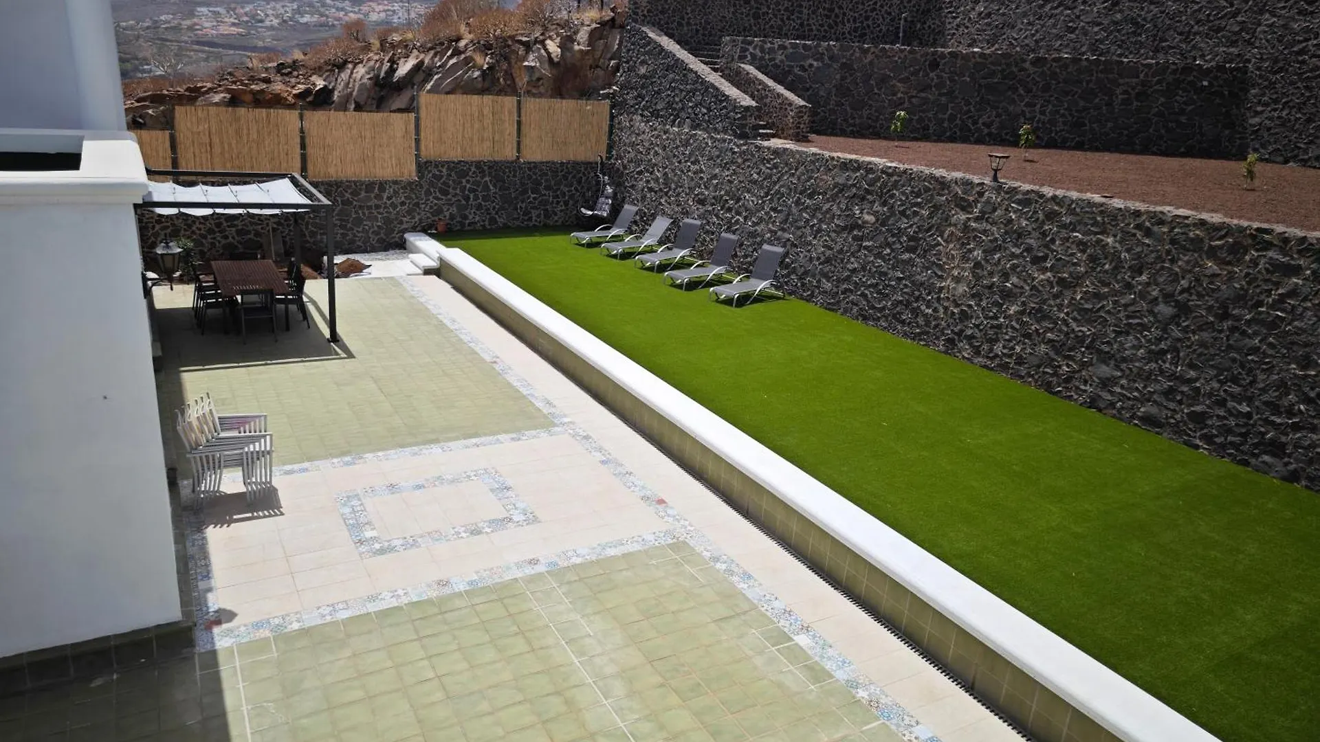Villa Gonzalez Sea Views Радазул 0*,